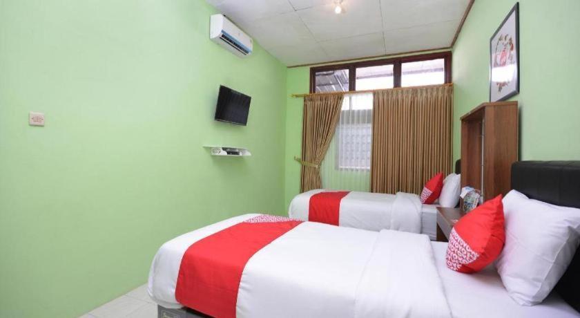 Hotel Super Oyo 1046 Omah Pathok à Yogyakarta Extérieur photo