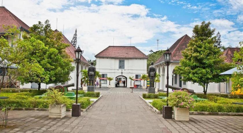 Hotel Super Oyo 1046 Omah Pathok à Yogyakarta Extérieur photo