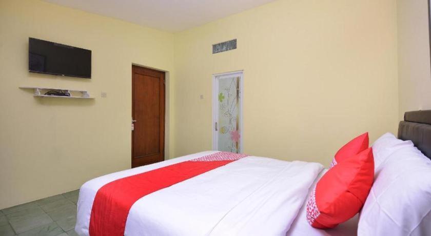 Hotel Super Oyo 1046 Omah Pathok à Yogyakarta Extérieur photo